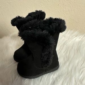 These are some cute black boots